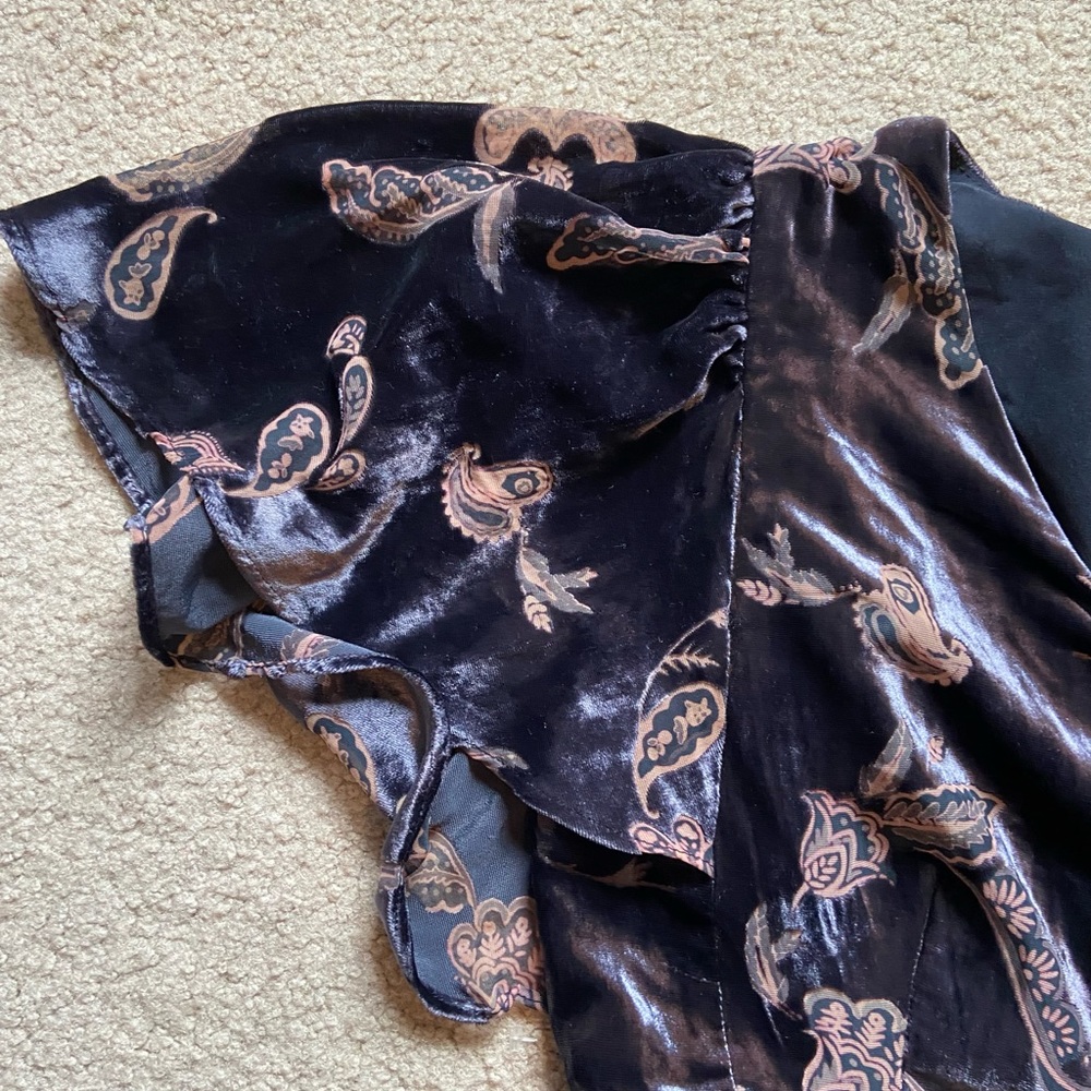 Eliza J Plum Paisley Velvet Cape Sleeve Size 6p - Picture 5 of 15
